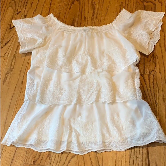 WHBM Beautiful Ruffle Top - Picture 2 of 3